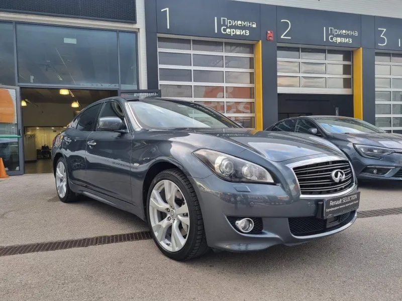 Infiniti M 30 D S Image 2