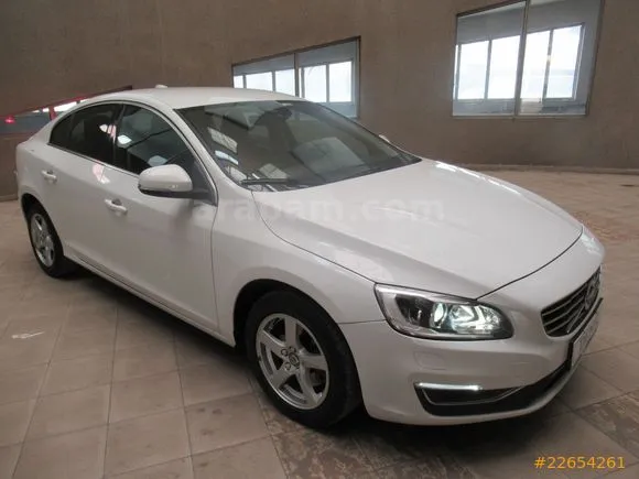 Volvo S60 1.5 T3 Advance Image 2