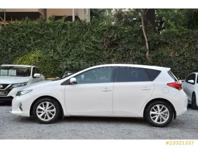 Toyota Auris 1.6 Advance Skypack